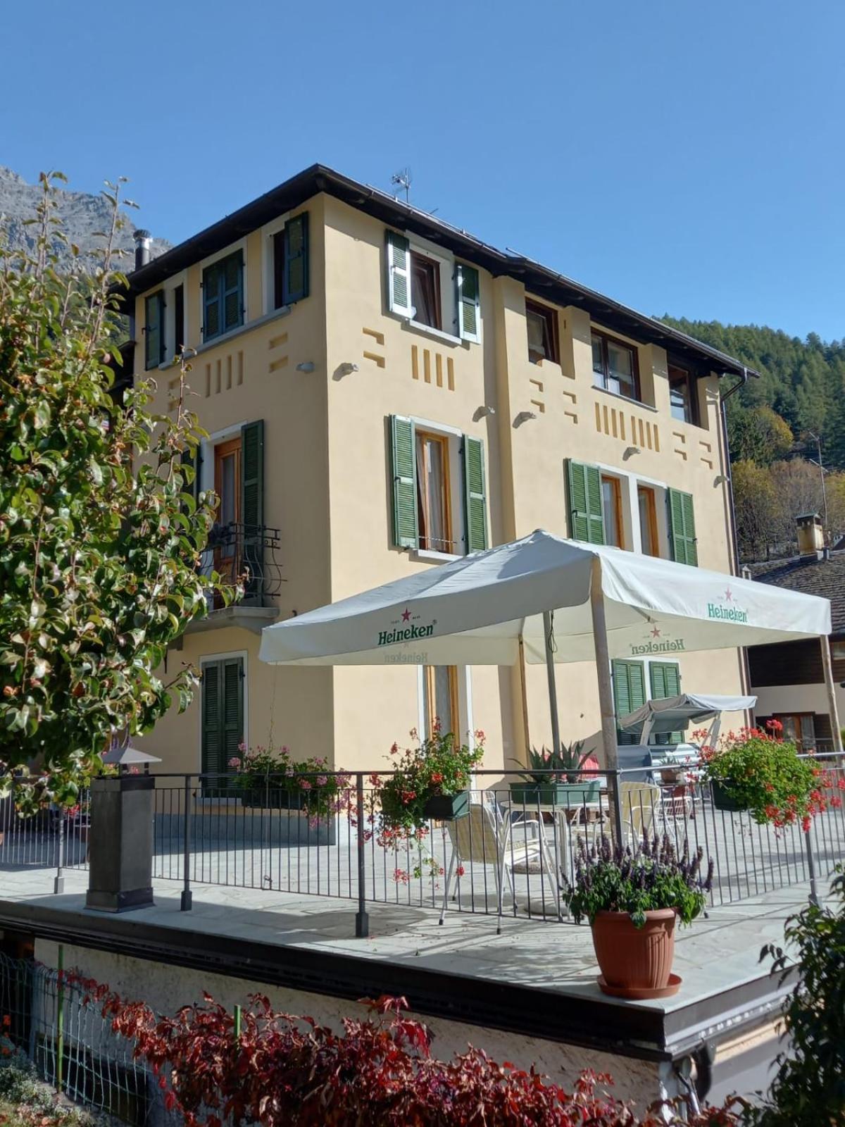Appartamenti Via Monte Braulio 19 Бормио Екстериор снимка
